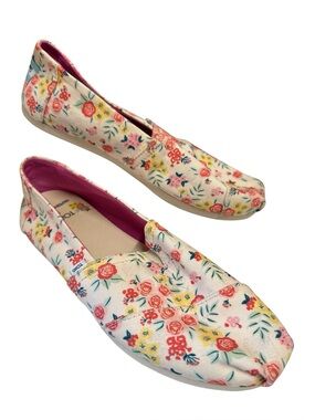 Tom + PAPER&SOURCE Women's cream Floral Canvas Slip-On Flats - size w7